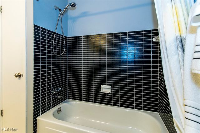 6612 Louann Drive, North Olmsted, OH 44070