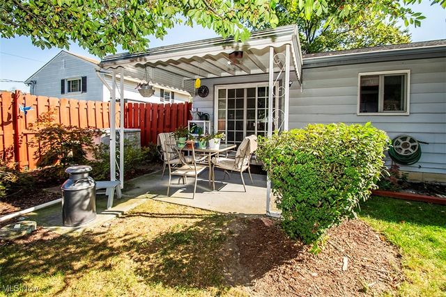 6612 Louann Drive, North Olmsted, OH 44070