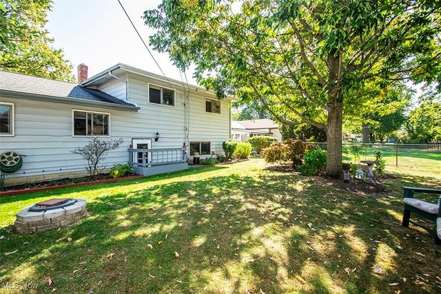 6612 Louann Drive, North Olmsted, OH 44070