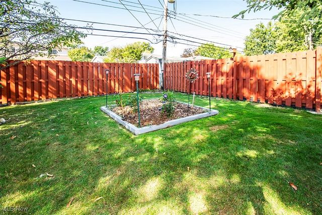 6612 Louann Drive, North Olmsted, OH 44070