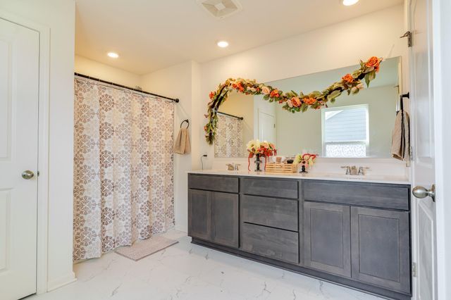 10560 Azalea Drive, Crown Point, IN 46307