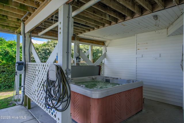 306 Marina Way, N Topsail Beach, NC 28460