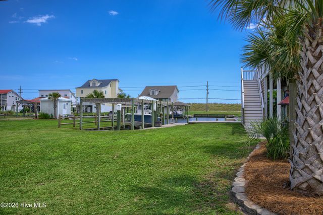 306 Marina Way, N Topsail Beach, NC 28460