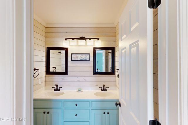306 Marina Way, N Topsail Beach, NC 28460
