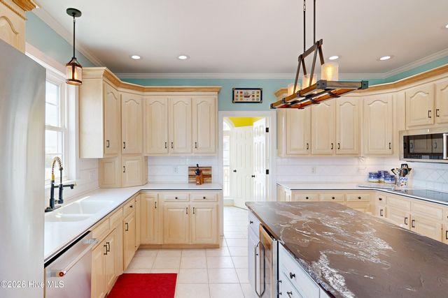 306 Marina Way, N Topsail Beach, NC 28460