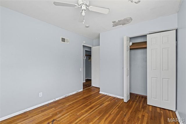 10822 Hallwood Drive, St Louis, MO 63136