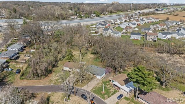 10822 Hallwood Drive, St Louis, MO 63136