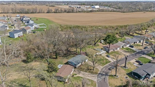 10822 Hallwood Drive, St Louis, MO 63136