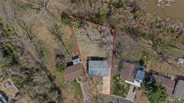 10822 Hallwood Drive, St Louis, MO 63136