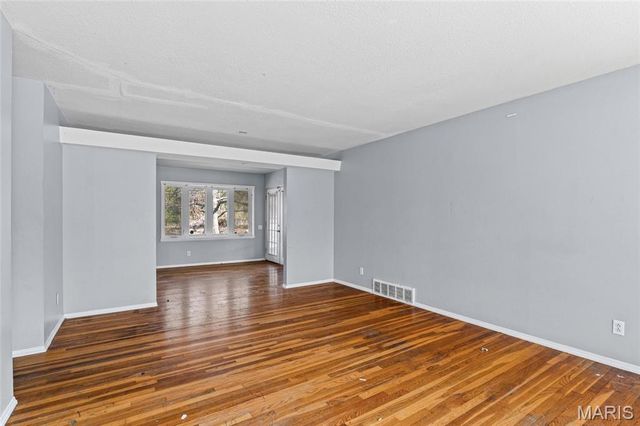 10822 Hallwood Drive, St Louis, MO 63136