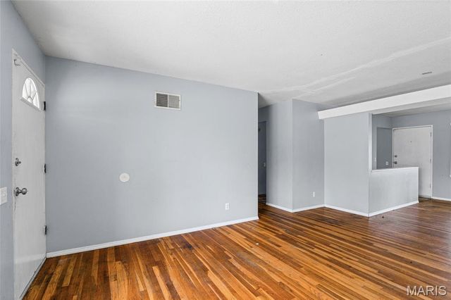 10822 Hallwood Drive, St Louis, MO 63136