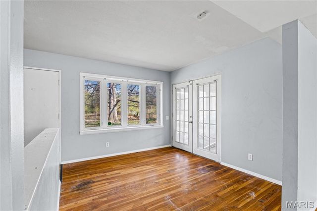 10822 Hallwood Drive, St Louis, MO 63136