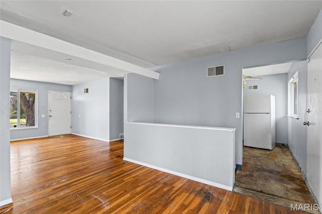 10822 Hallwood Drive, St Louis, MO 63136