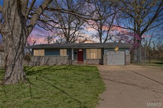 10822 Hallwood Drive, St Louis, MO 63136
