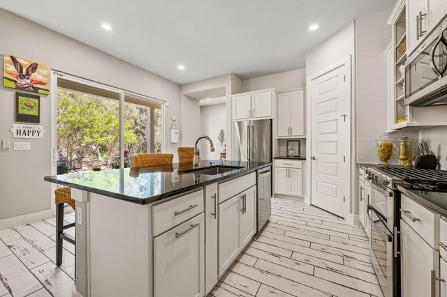 121 Francesco LN, Dripping Springs, TX 78620