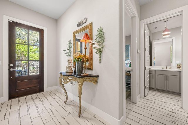 121 Francesco LN, Dripping Springs, TX 78620