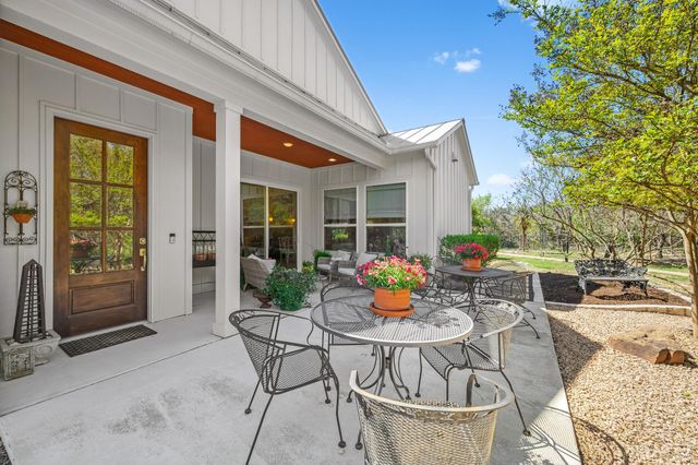 121 Francesco LN, Dripping Springs, TX 78620