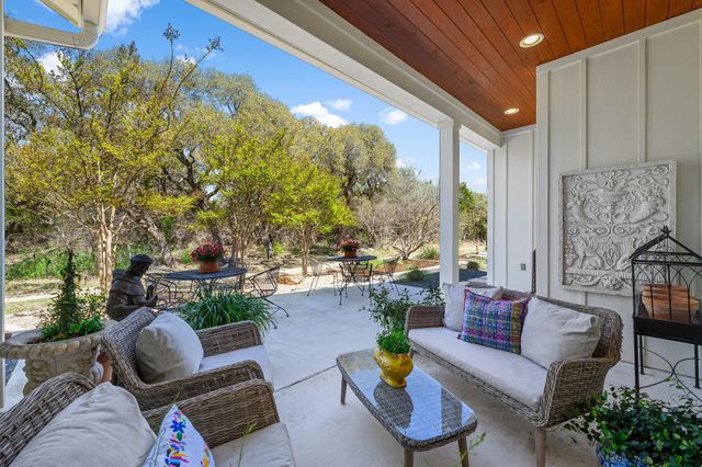 121 Francesco LN, Dripping Springs, TX 78620