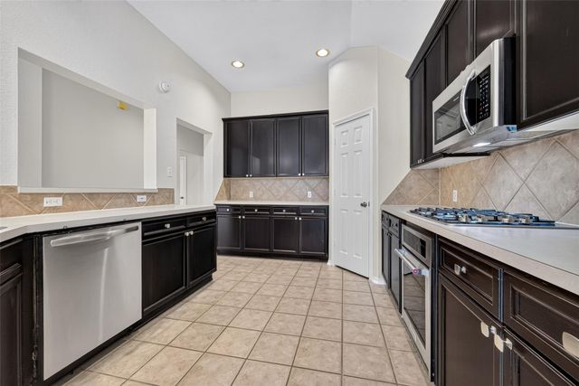 4903 Chappel Hill Drive, Missouri City, TX 77459