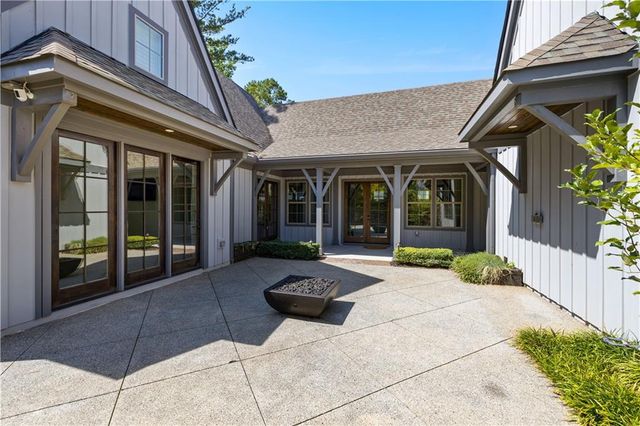 195 Arbor Garden Circle, Newnan, GA 30265