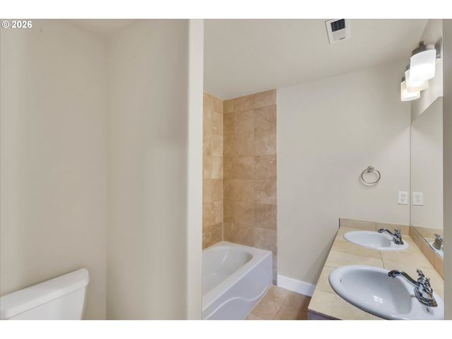 18465 Sw STEPPING STONE Dr 10, Beaverton, OR 97003