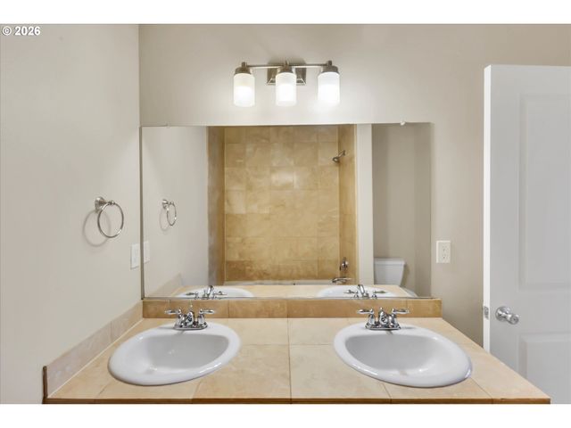 18465 Sw STEPPING STONE Dr 10, Beaverton, OR 97003