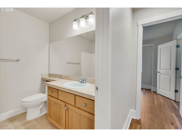 18465 Sw STEPPING STONE Dr 10, Beaverton, OR 97003