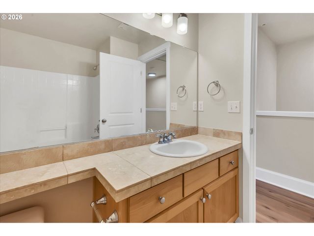 18465 Sw STEPPING STONE Dr 10, Beaverton, OR 97003