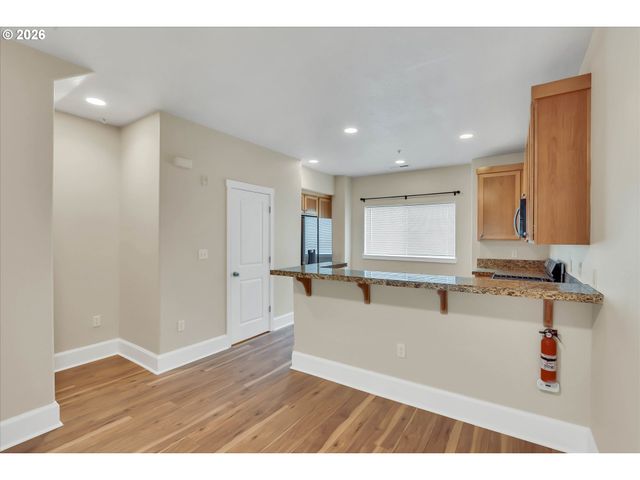 18465 Sw STEPPING STONE Dr 10, Beaverton, OR 97003