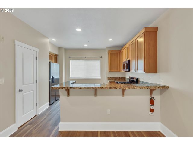 18465 Sw STEPPING STONE Dr 10, Beaverton, OR 97003