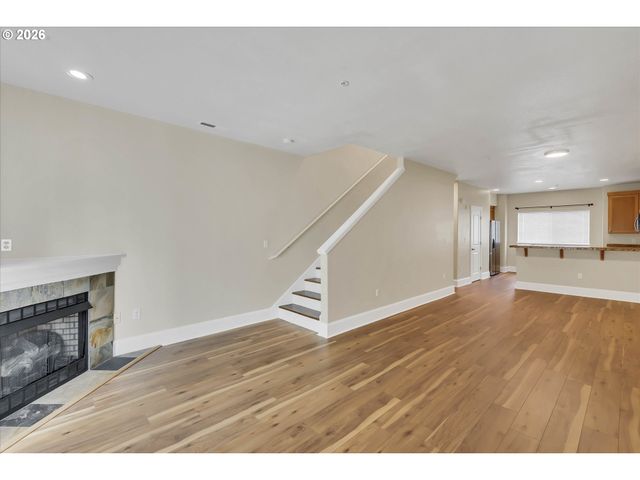 18465 Sw STEPPING STONE Dr 10, Beaverton, OR 97003