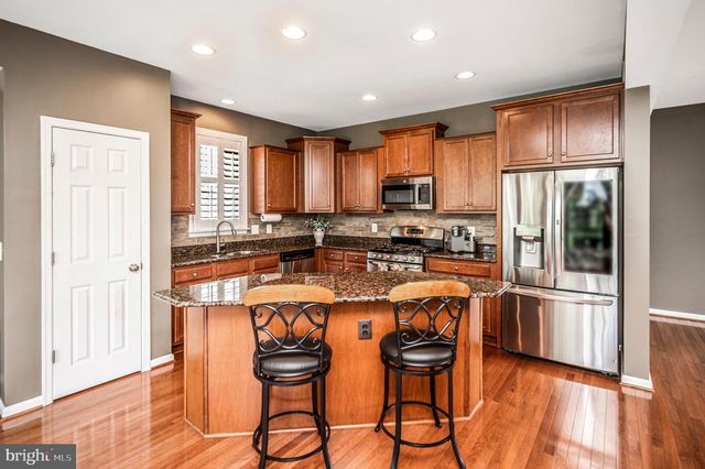 15217 SANTANDER DR, Gainesville, VA 20155