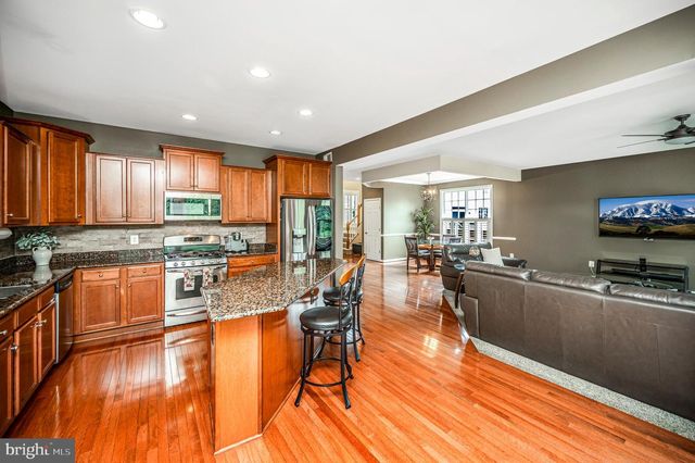 15217 SANTANDER DR, Gainesville, VA 20155