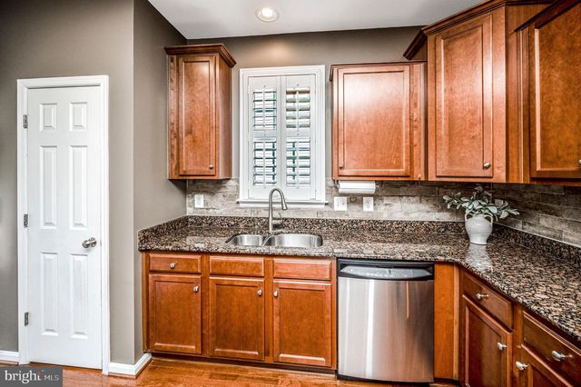 15217 SANTANDER DR, Gainesville, VA 20155