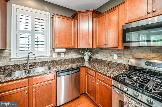 15217 SANTANDER DR, Gainesville, VA 20155