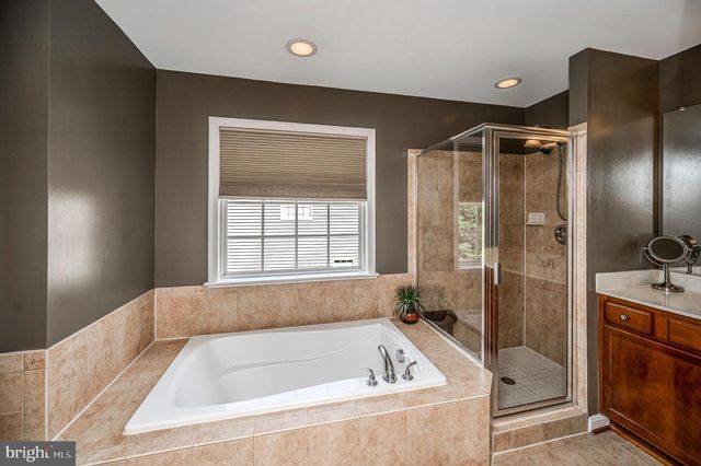 15217 SANTANDER DR, Gainesville, VA 20155