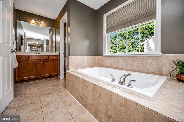 15217 SANTANDER DR, Gainesville, VA 20155