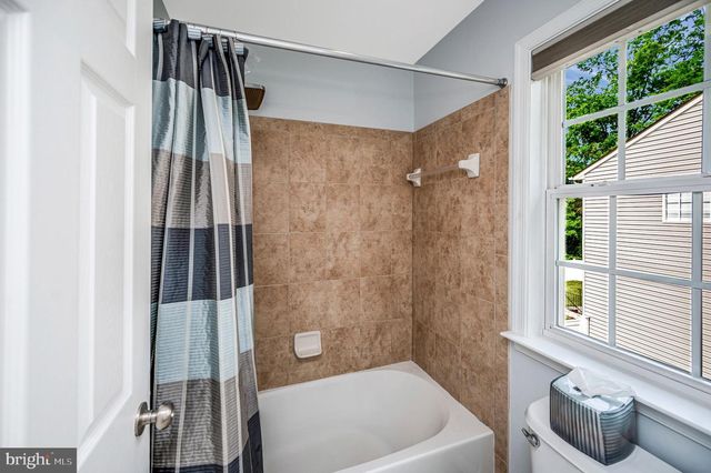15217 SANTANDER DR, Gainesville, VA 20155