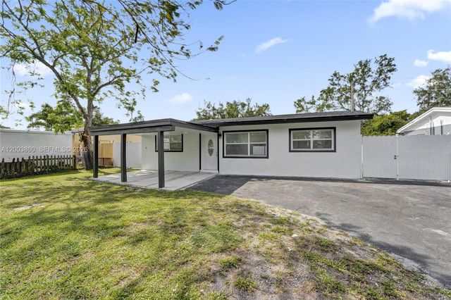 6442 Oak St, Hollywood, FL 33024