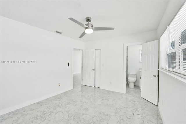 6442 Oak St, Hollywood, FL 33024