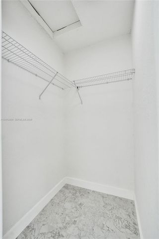 6442 Oak St, Hollywood, FL 33024