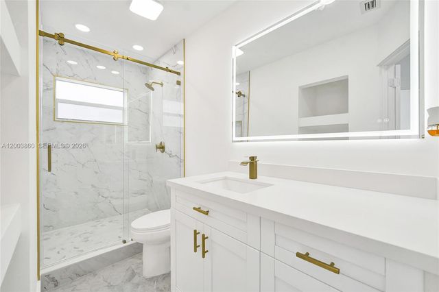 6442 Oak St, Hollywood, FL 33024