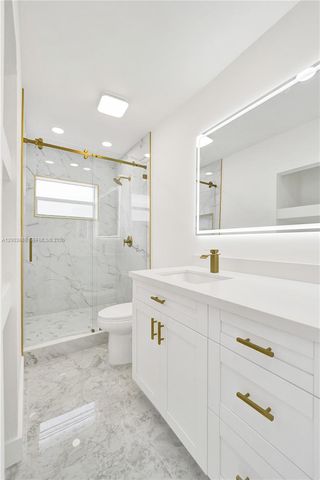 6442 Oak St, Hollywood, FL 33024