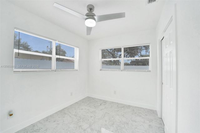 6442 Oak St, Hollywood, FL 33024