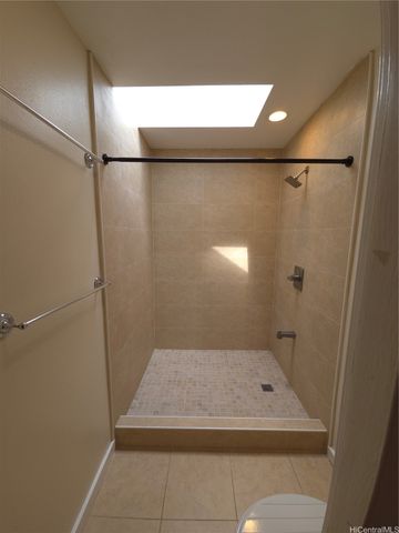 367 Holokai Place, Honolulu, HI 96825