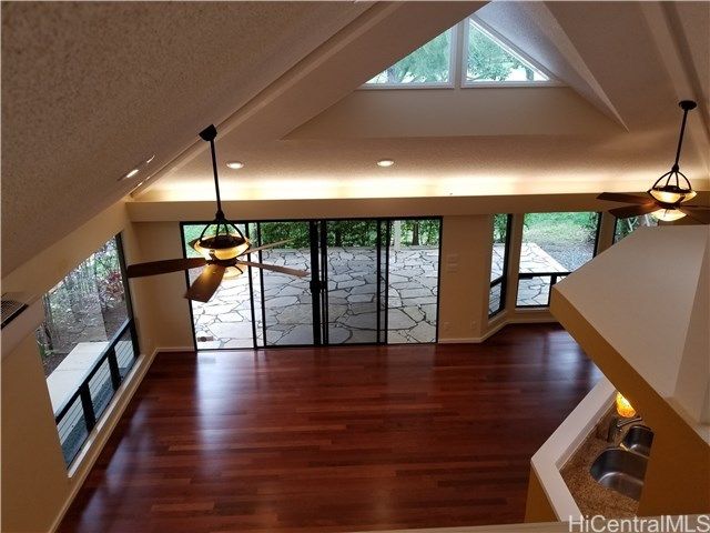 367 Holokai Place, Honolulu, HI 96825
