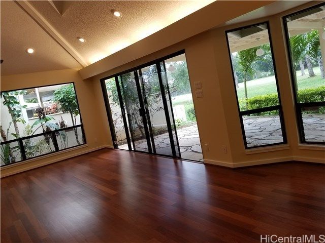 367 Holokai Place, Honolulu, HI 96825