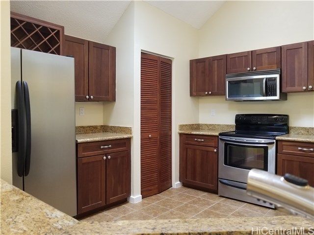 367 Holokai Place, Honolulu, HI 96825