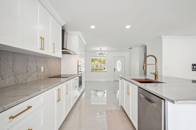 3460 Commodore Court, West Palm Beach, FL 33411