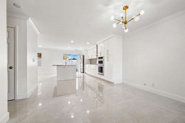 3460 Commodore Court, West Palm Beach, FL 33411
